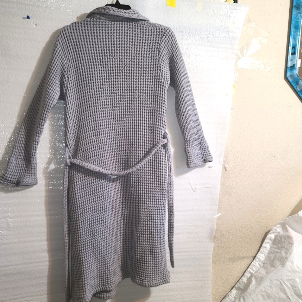 Brooklinen Waffle Gray Robe - Picture 7 of 12